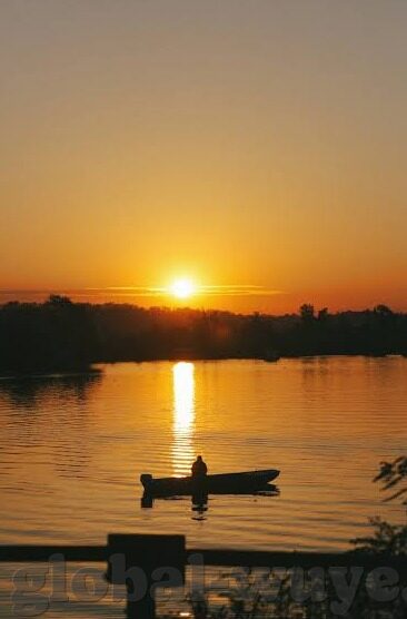 巨乳人妻视频-巨乳人妻的美丽与家庭和谐